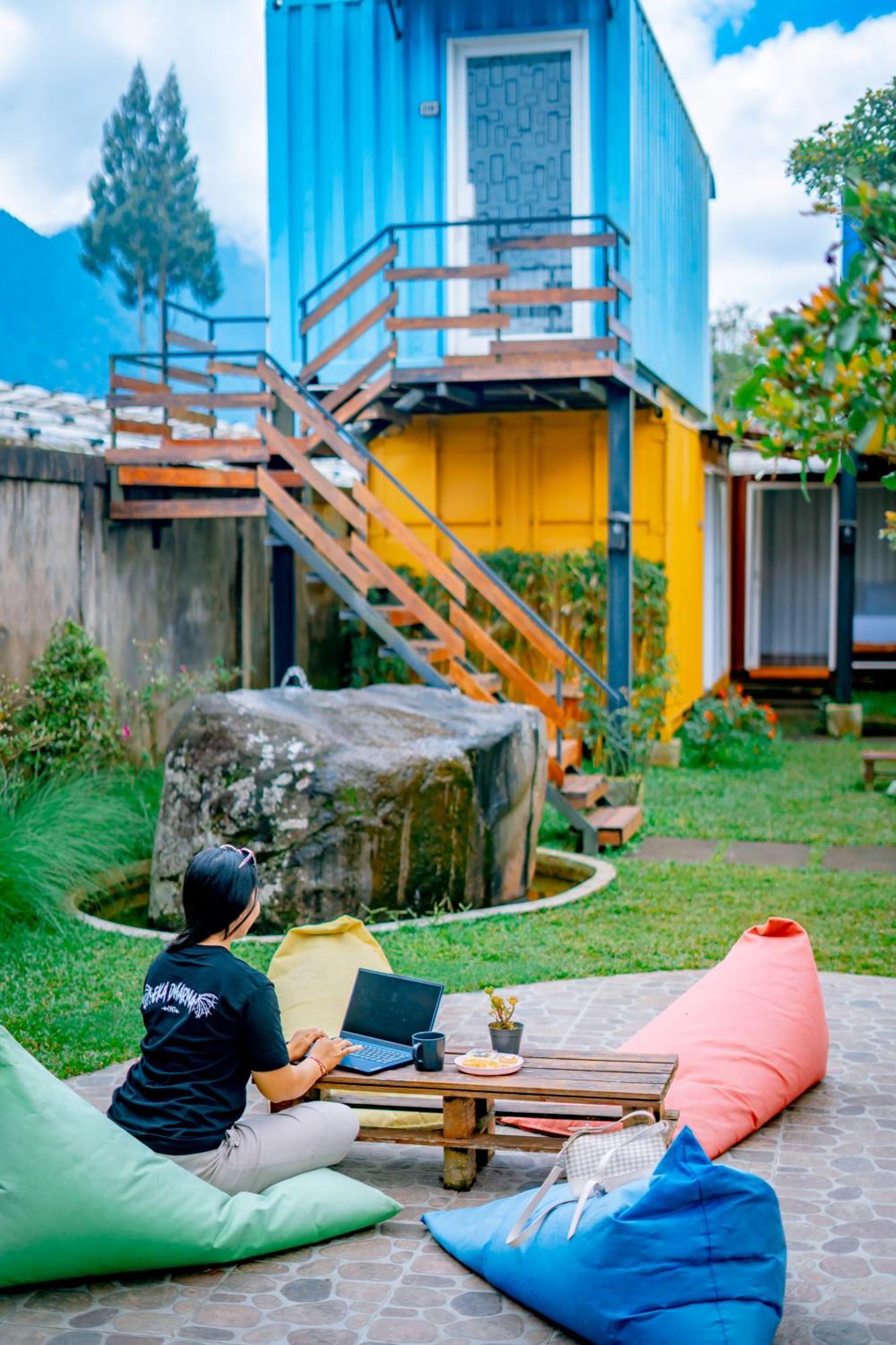 Container Smart Stay Css เบอดูกูล ภายนอก รูปภาพ